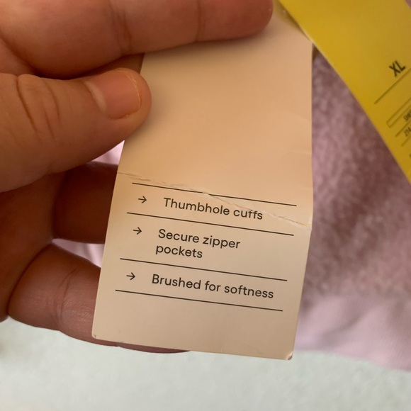 All motion Sweater - Picture 6 of 8